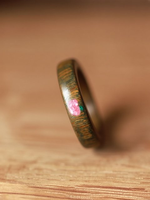 Green Sandalwood Malachite Shell Apple Ring For Women - 5mm (image for) Green Sandalwood Malachite Shell Apple Ring For Women - 5mm