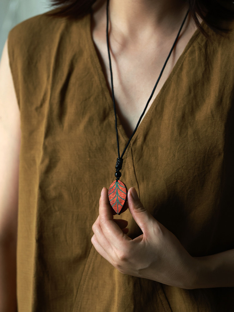 (image for) Rosewood Red Sandalwood Malachite Leaf Pendant Necklace