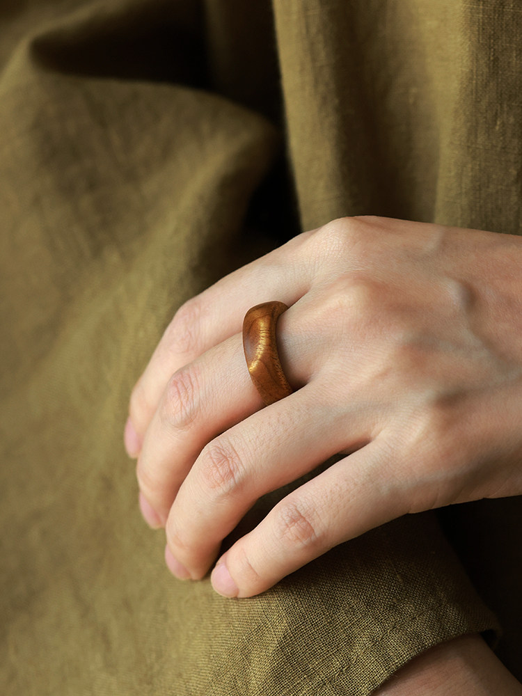 (image for) Phoebe Zhennan Golden Silk Nanmu Wood 7mm Mens Wedding Band