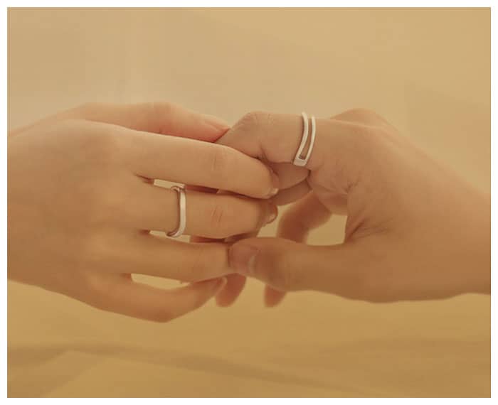 Interlocking Matching Couple Rings