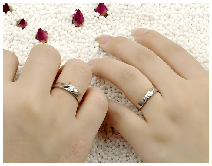 minimalist matching couple rings