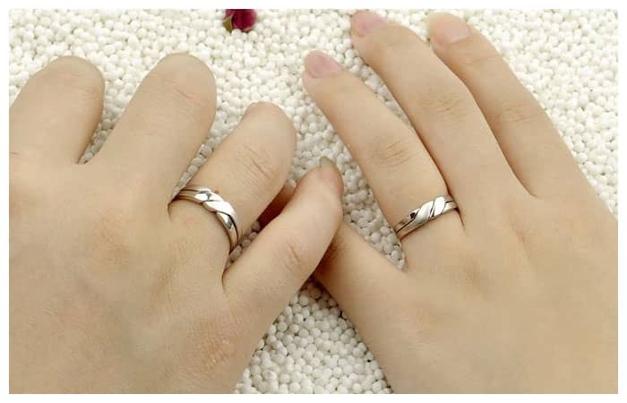 Interlocking Matching Rings for Couples