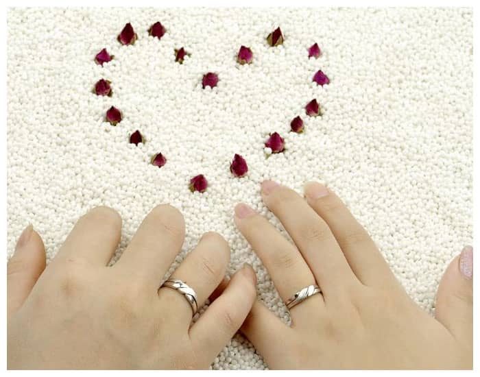 Interlocking Matching Rings for Couples